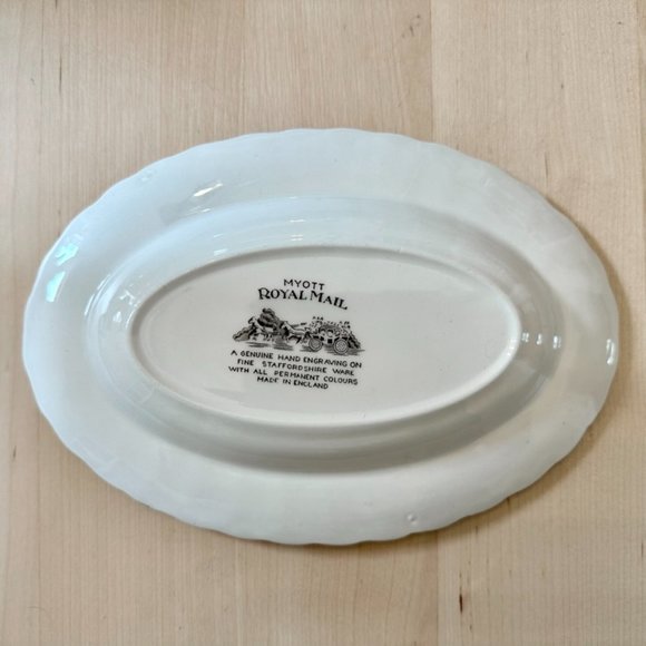 (SOLD) Vintage (1960s) Myott Royal Mail Gravy Boat & Underplate - Picture 4 of 7